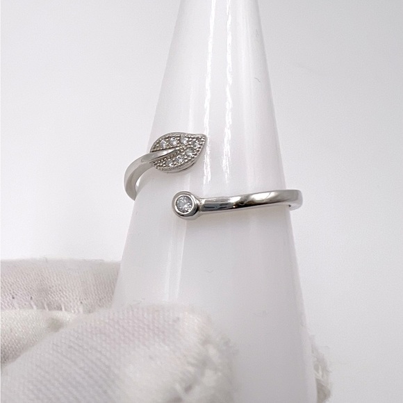 Sale $8 Firm! Sterling Silver Adjustable Ring with Cz’z - Picture 5 of 14